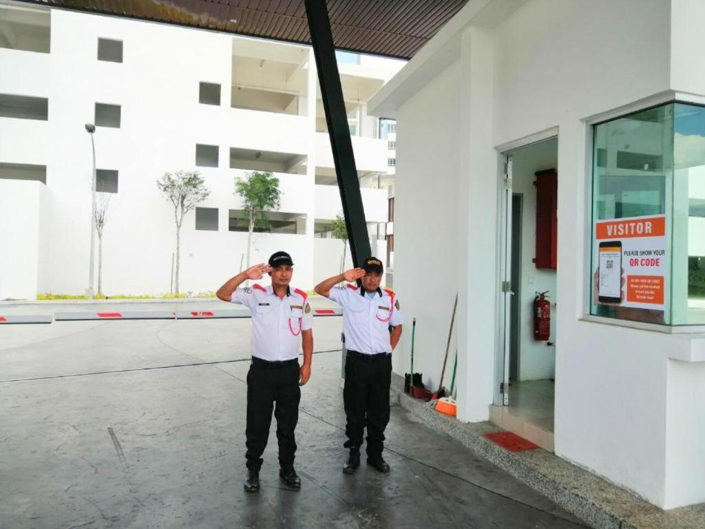 Apartment Pool View 5-6 Pax Seremban